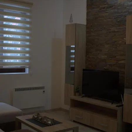 Kraljev 公寓式酒店 3*