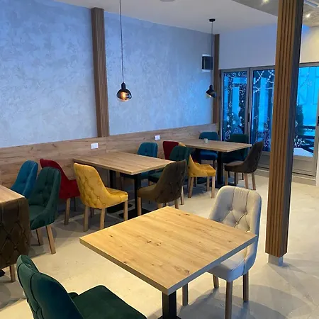 Kraljev Aparthotel *